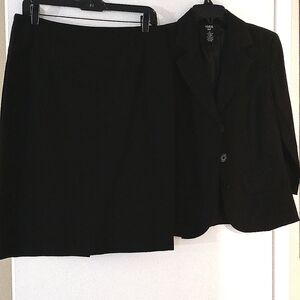2 piece size 6- Black (Verve) Suit